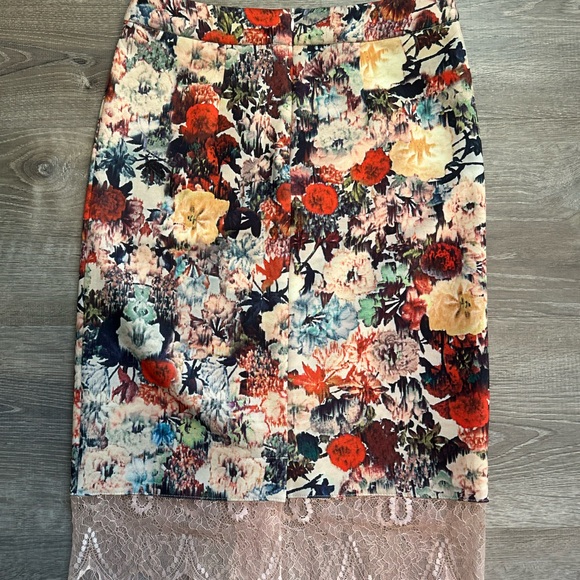 Gracia Dresses & Skirts - Gracia Multicolor Floral Pencil Skirt with Lace Hem